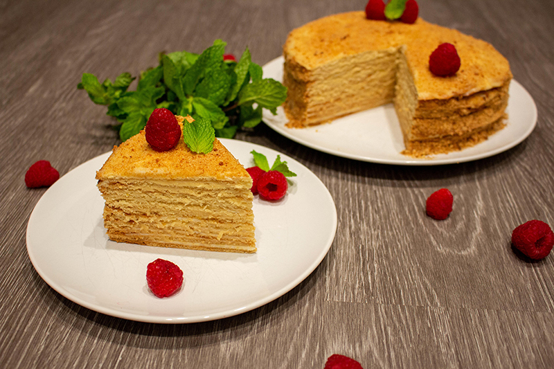 Домашний торт медовик со сметанным кремом