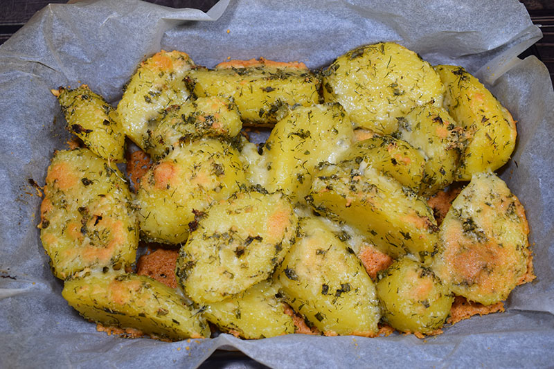 Картофельные дольки в духовке