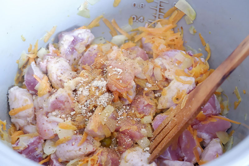 Обжарка мяса и овощей