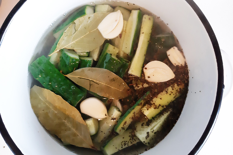 Огурчики малосольные хрустящие