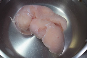 Отвариваем куриное филе