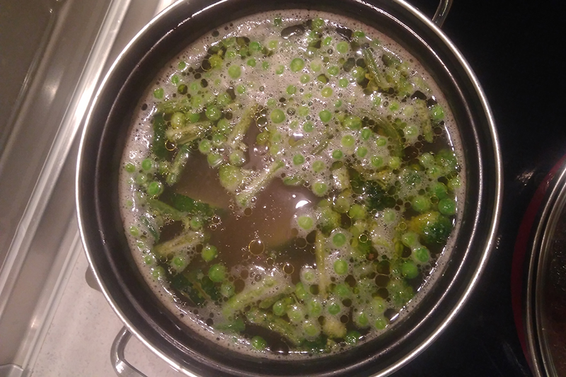 Отвариваем овощи