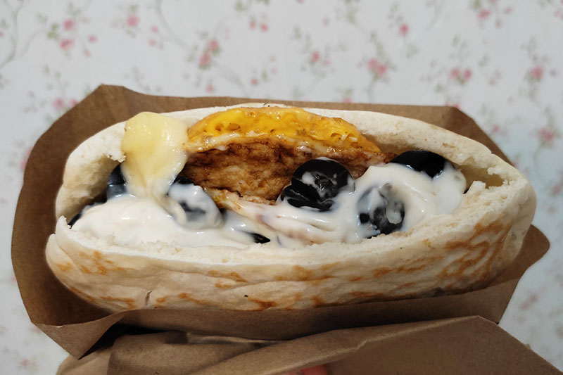 Пита с начинкой на сковороде