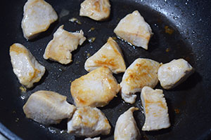 Подготавливаем куриное филе