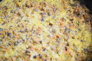 Тушим грибы с овощами в сливках