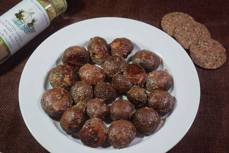 Запеченные шампиньоны в сметанно-майонезном соусе